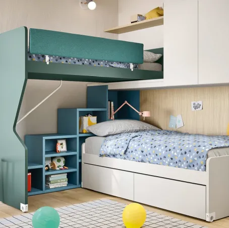 Cameretta a ponte con letto a castello Kids space 19 di Nidi