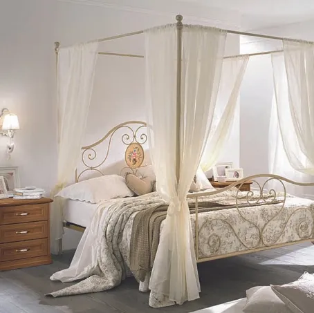 Letto Arcadia Lory a baldacchino con struttura in ferro di Colombini Casa