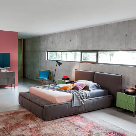 Letto Imbottito con Panchetta di Devina Nais