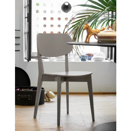 Sedia moderna in legno di faggio laccato tortora opaco Robinson di Connubia