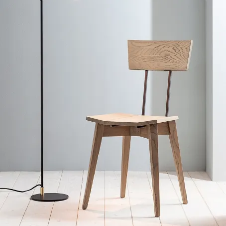 Sedia SD241 in Rovere massello di Devina Nais
